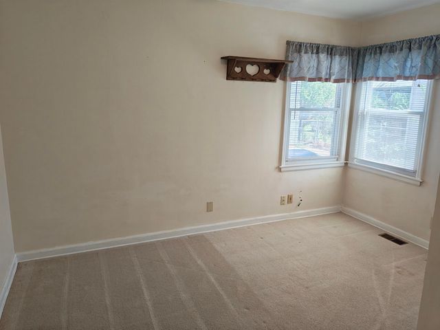 1828 S Millwood St, Wichita, KS 67213