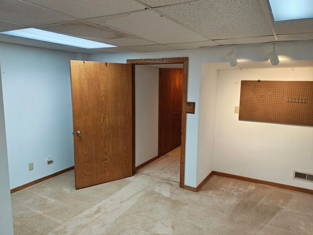 1828 S Millwood St, Wichita, KS 67213