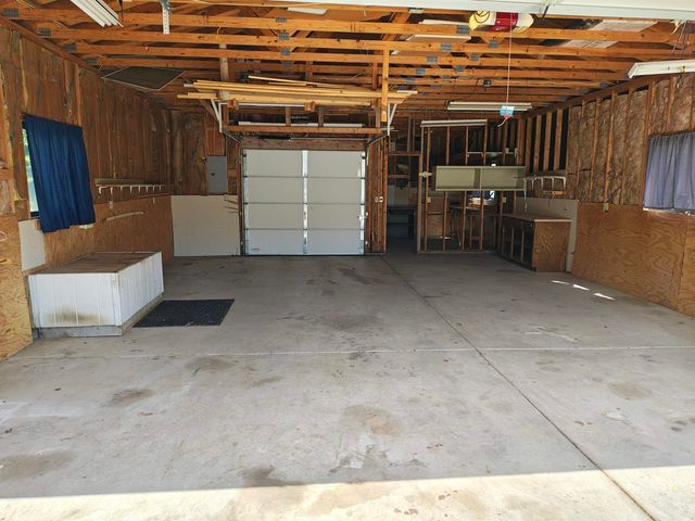 1828 S Millwood St, Wichita, KS 67213