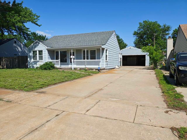 1828 S Millwood St, Wichita, KS 67213