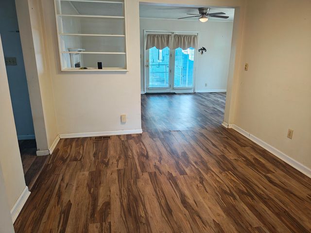 1828 S Millwood St, Wichita, KS 67213