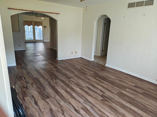 1828 S Millwood St, Wichita, KS 67213