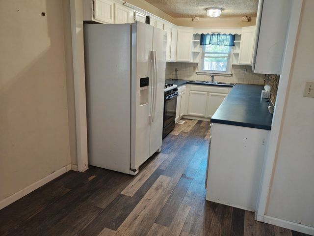 1828 S Millwood St, Wichita, KS 67213