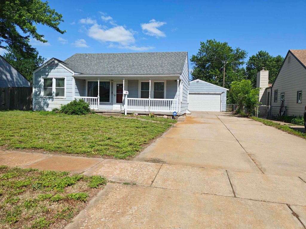 1828 S Millwood St, Wichita, KS 67213