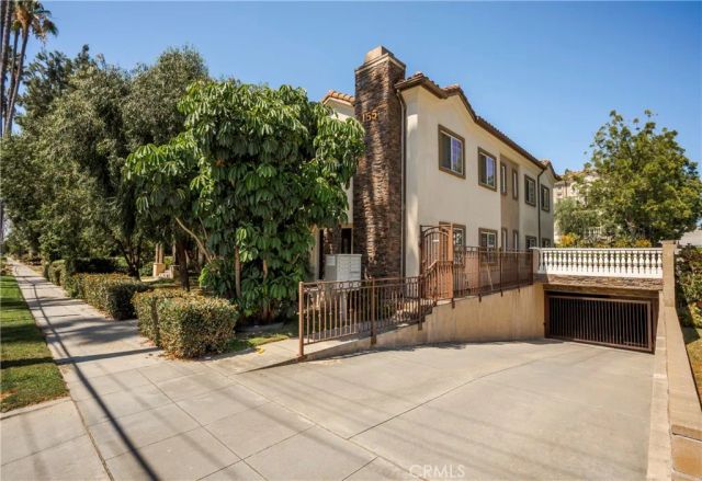 155 Harkness Avenue 6, Pasadena, CA 91106
