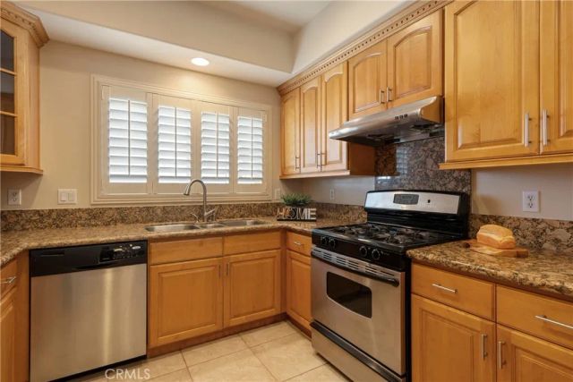 155 Harkness Avenue 6, Pasadena, CA 91106