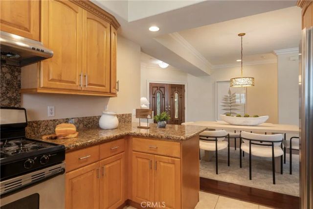 155 Harkness Avenue 6, Pasadena, CA 91106