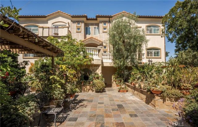155 Harkness Avenue 6, Pasadena, CA 91106