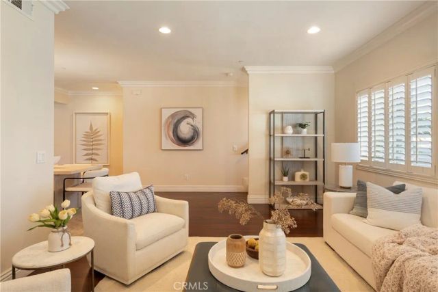 155 Harkness Avenue 6, Pasadena, CA 91106