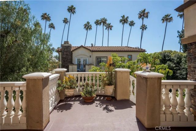 155 Harkness Avenue 6, Pasadena, CA 91106
