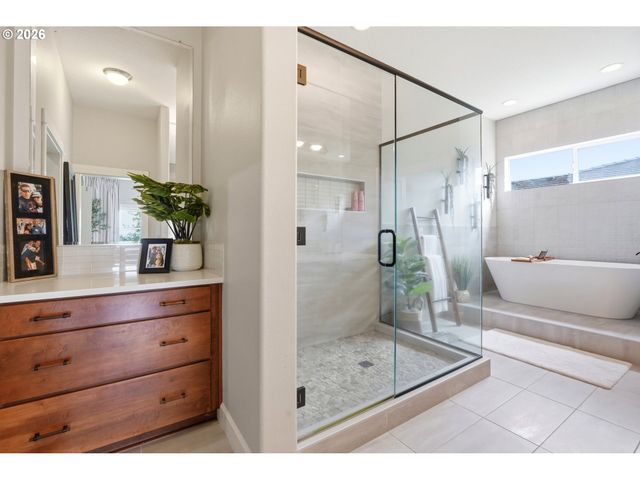 4243 Nw Twilight Ter, Portland, OR 97229
