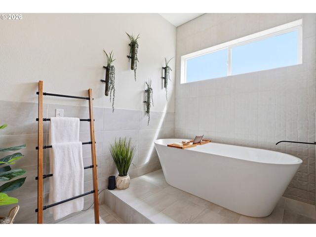 4243 Nw Twilight Ter, Portland, OR 97229