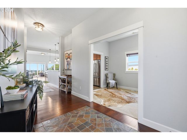 4243 Nw Twilight Ter, Portland, OR 97229