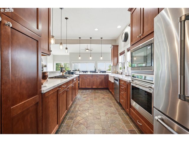 4243 Nw Twilight Ter, Portland, OR 97229