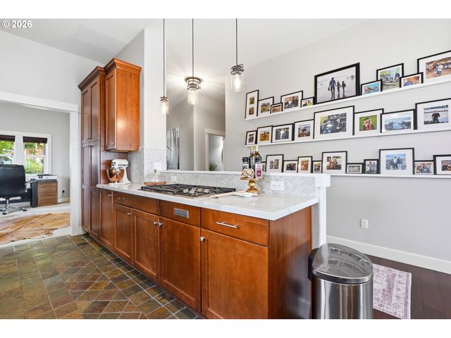 4243 Nw Twilight Ter, Portland, OR 97229