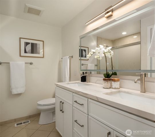 7039 39th Avenue NE, Seattle, WA 98115