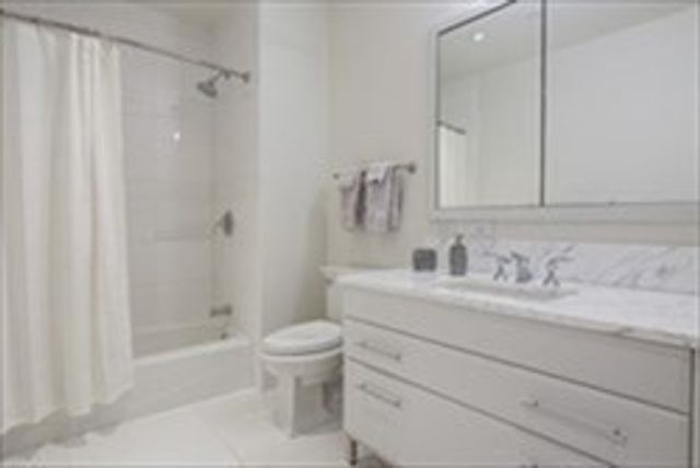 22 Liberty Drive 5L, Boston, MA 02210