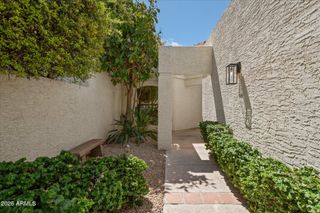 5805 N 24th Place, Phoenix, AZ 85016