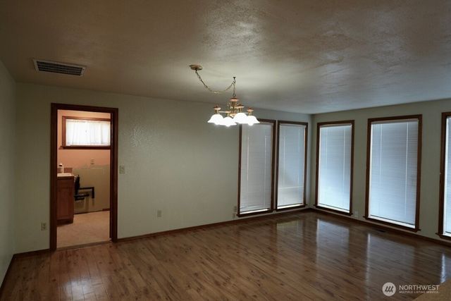 5204 53rd Street W, University Place, WA 98467