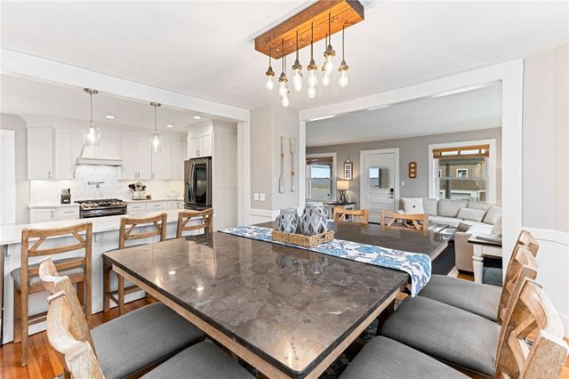 29 Burnett Road, Warwick, RI 02889