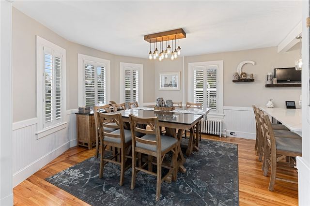 29 Burnett Road, Warwick, RI 02889