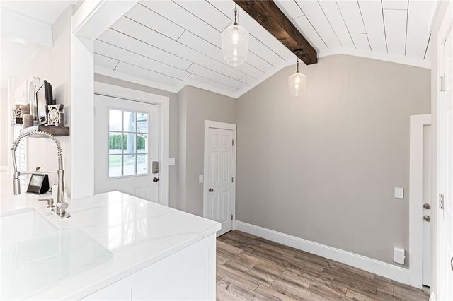 29 Burnett Road, Warwick, RI 02889