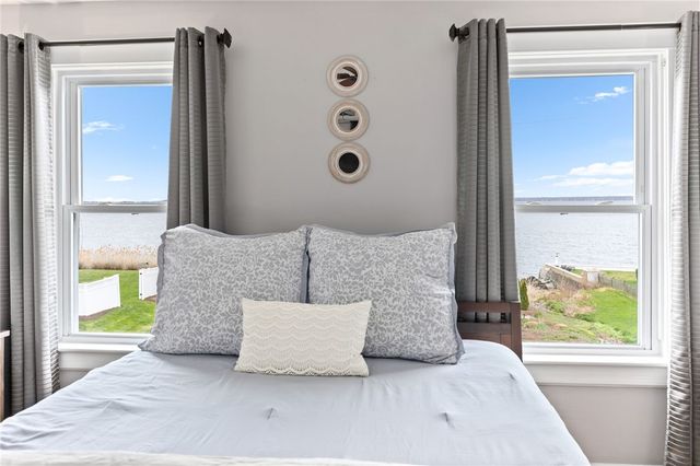 29 Burnett Road, Warwick, RI 02889