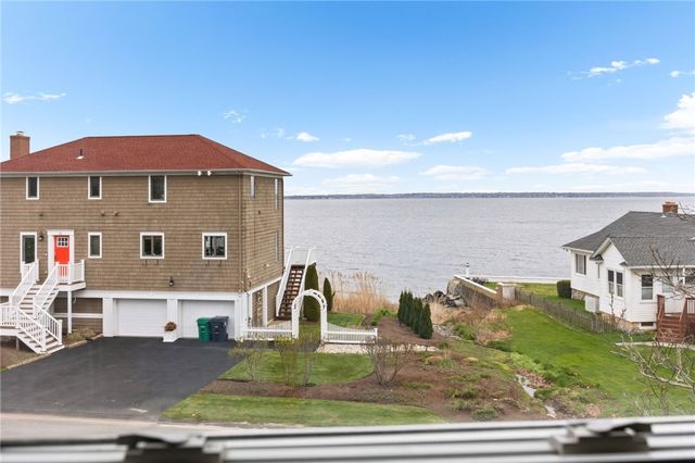 29 Burnett Road, Warwick, RI 02889