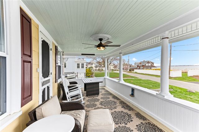 29 Burnett Road, Warwick, RI 02889