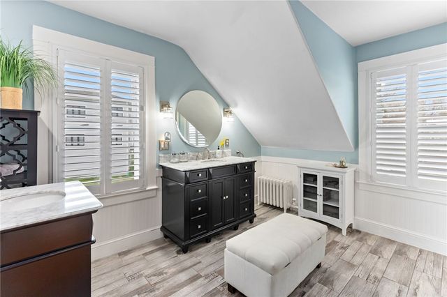 29 Burnett Road, Warwick, RI 02889