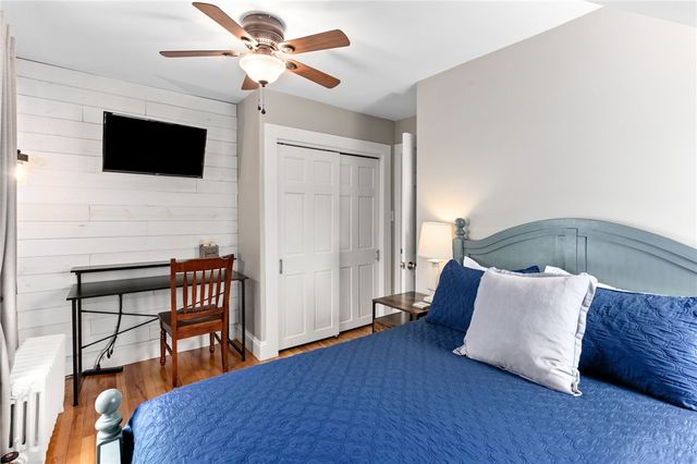 29 Burnett Road, Warwick, RI 02889