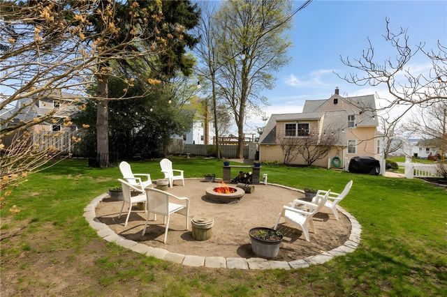 29 Burnett Road, Warwick, RI 02889