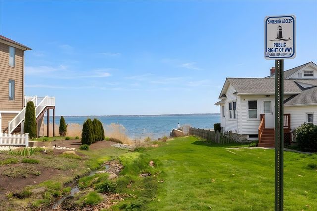 29 Burnett Road, Warwick, RI 02889