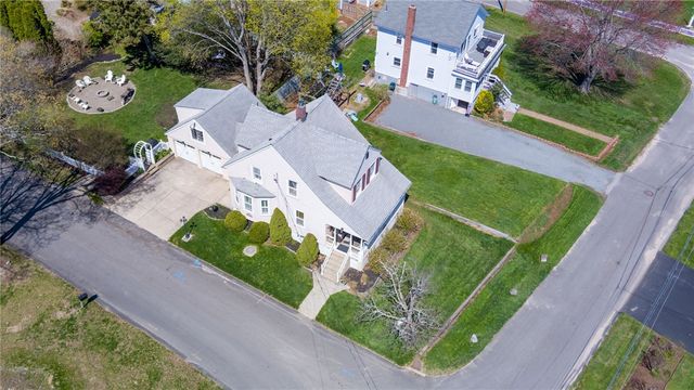 29 Burnett Road, Warwick, RI 02889