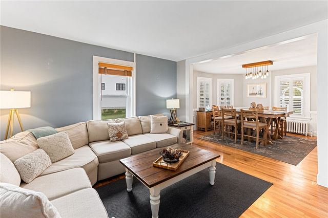 29 Burnett Road, Warwick, RI 02889