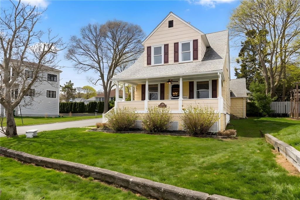 29 Burnett Road, Warwick, RI 02889