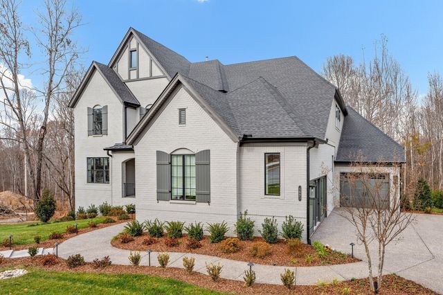 511 St Charles Dr, Arrington, TN 37014