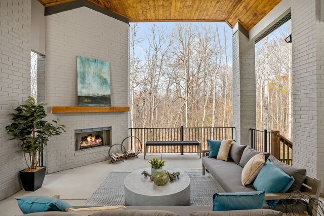 511 St Charles Dr, Arrington, TN 37014