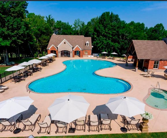 511 St Charles Dr, Arrington, TN 37014