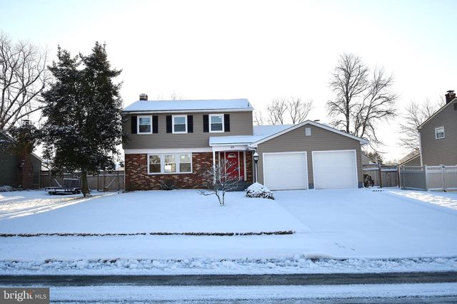 25 CHAMPLAIN RD, Marlton, NJ 08053