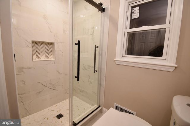 25 CHAMPLAIN RD, Marlton, NJ 08053