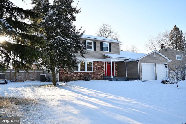 25 CHAMPLAIN RD, Marlton, NJ 08053