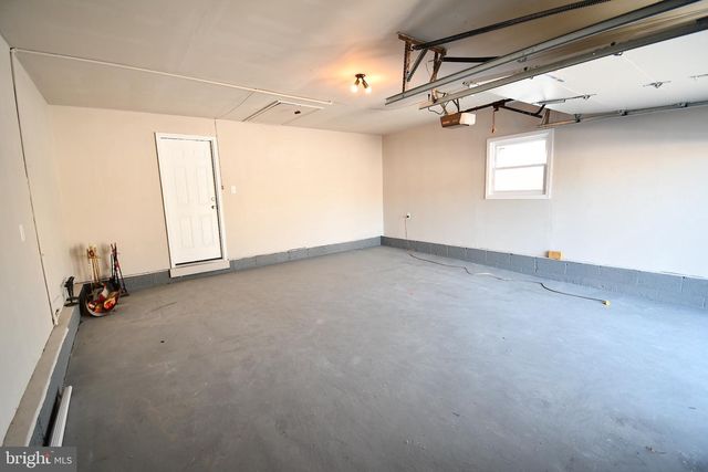 25 CHAMPLAIN RD, Marlton, NJ 08053