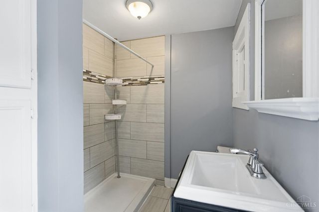 3262 Linwood Avenue, Cincinnati, OH 45226
