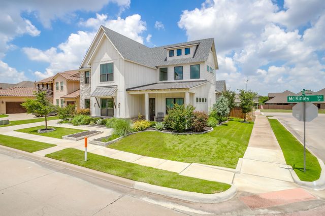 140 Mckinley Drive, Burleson, TX 76028