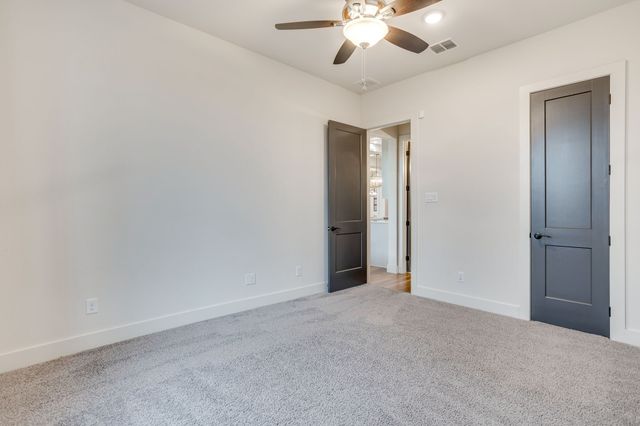140 Mckinley Drive, Burleson, TX 76028