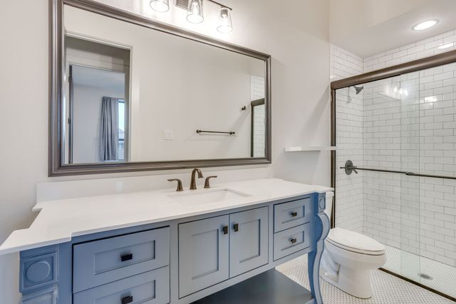 140 Mckinley Drive, Burleson, TX 76028