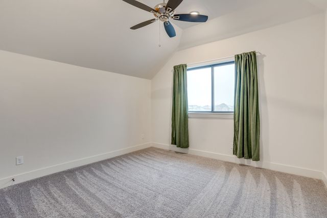 140 Mckinley Drive, Burleson, TX 76028