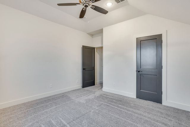 140 Mckinley Drive, Burleson, TX 76028