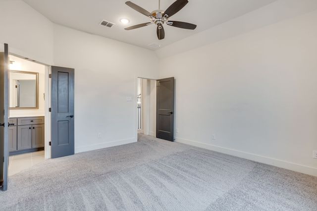 140 Mckinley Drive, Burleson, TX 76028
